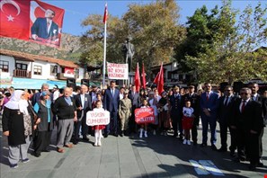 Kaş’ta 29 Ekim Cumhuriyet Bayramı törenle kutlandı