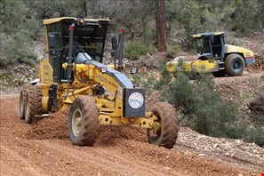 Kaş Sinneli’de 10 kilometrelik yol çalışması